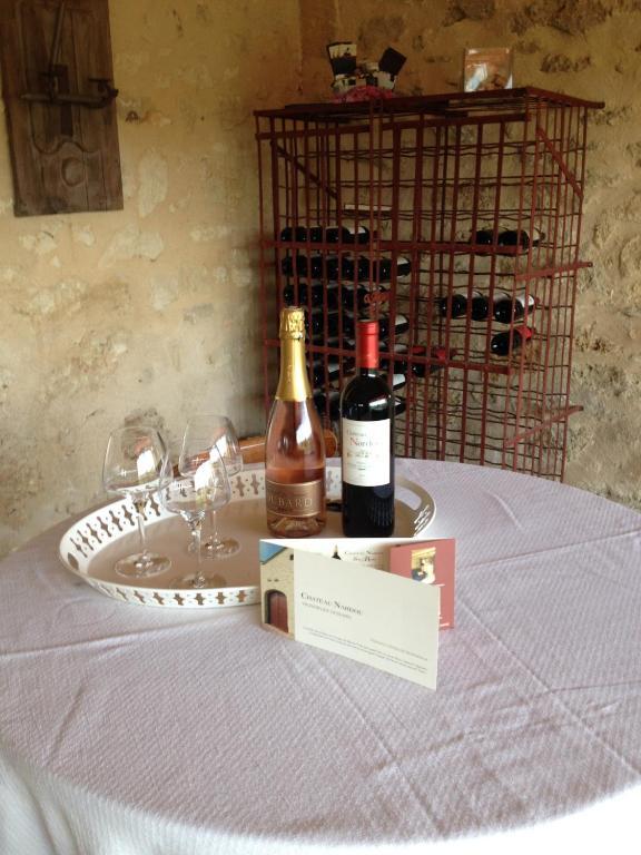 Chateau Nardou Hotel Saint-Sulpice-et-Cameyrac Bilik gambar